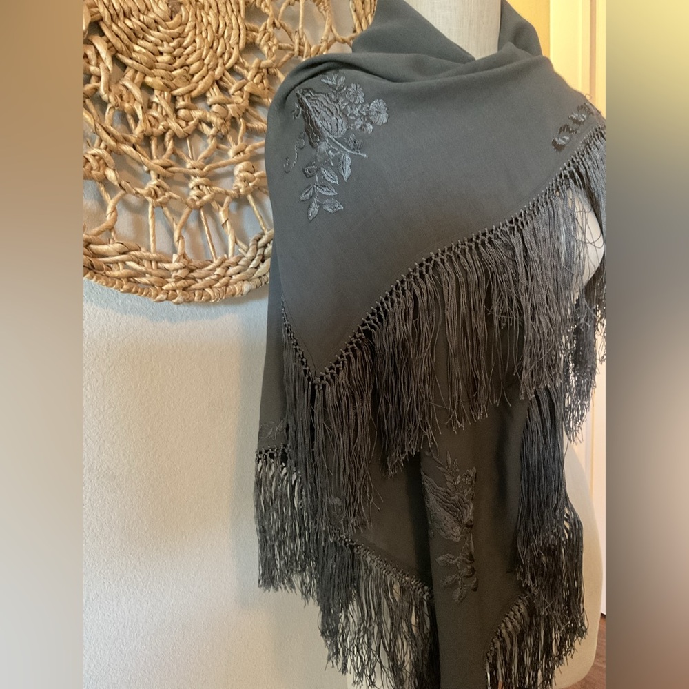 NWT Women’s Anne Klein Wool blend Embroidered Wrap. One size. Gray color.